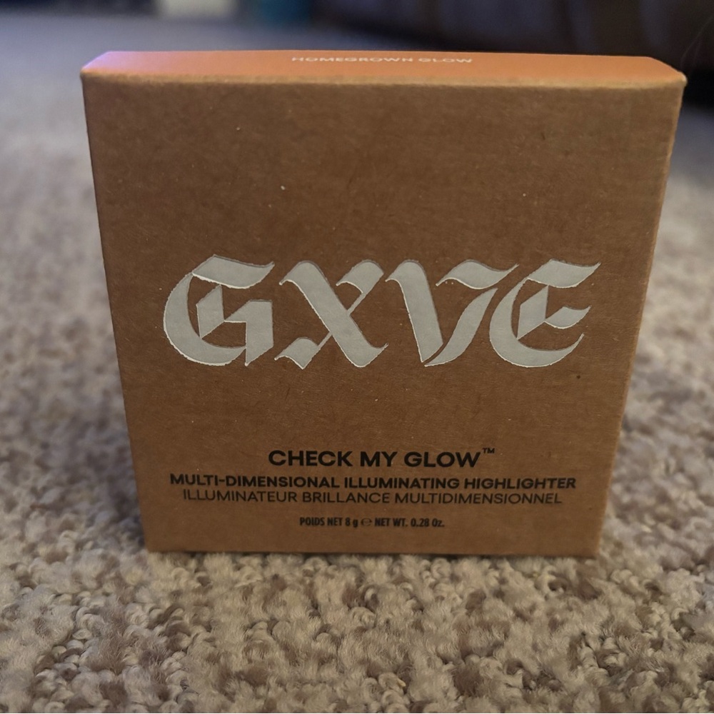 GXVE by Gwen Stefani Glow Highlighter Palette - Picture 2 of 5